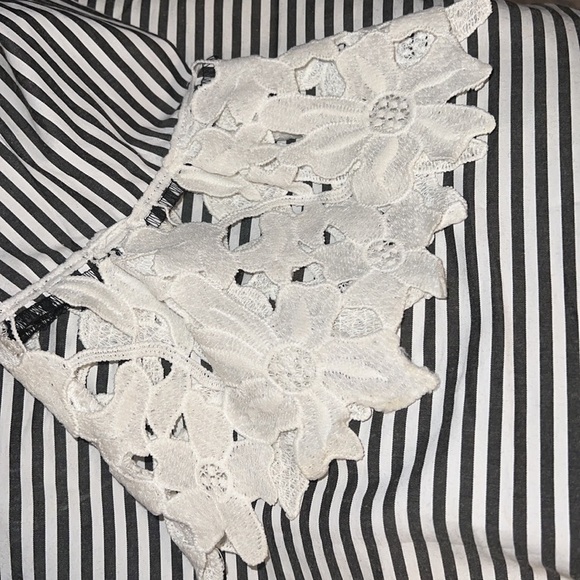 Notations dark gray white stripes crochet detail at sleeves round collar top L - Picture 6 of 8